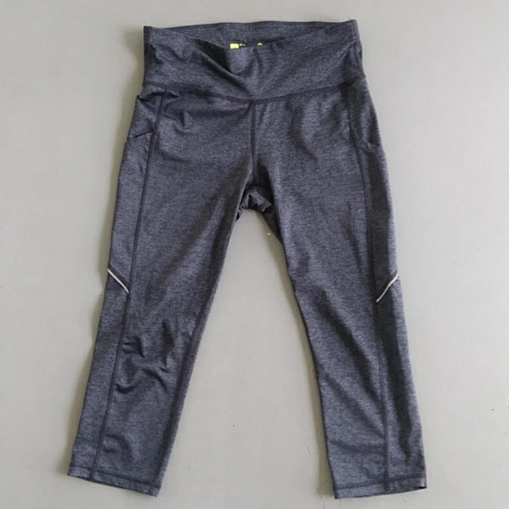 Xersion Capri Length Atlethic Leggings